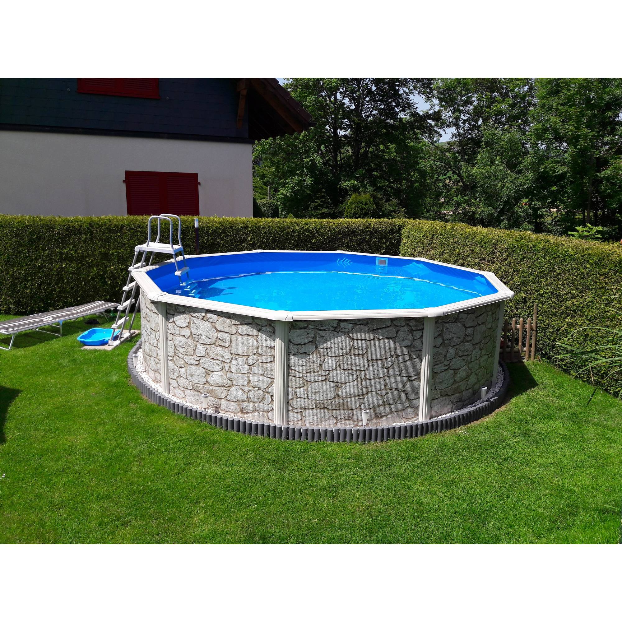 Stahlwandpool rund Steinoptik mit breitem Handlauf in